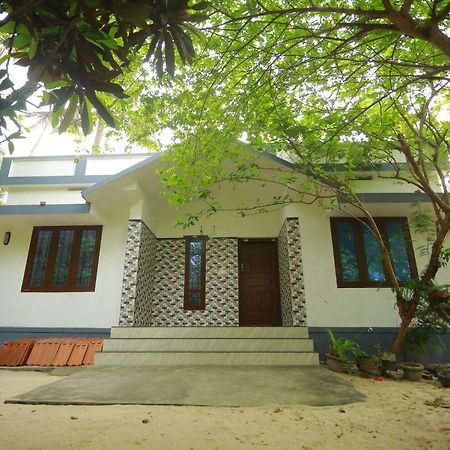 Marari stella vich villa Homestay Turavur Luaran gambar